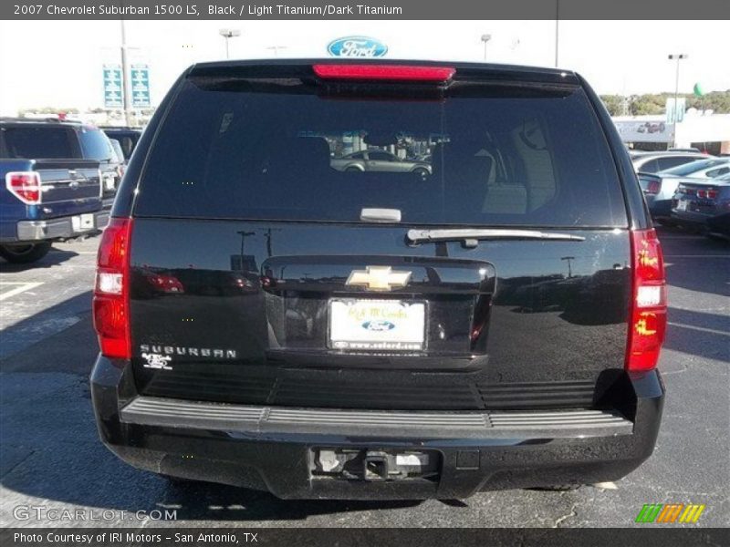 Black / Light Titanium/Dark Titanium 2007 Chevrolet Suburban 1500 LS