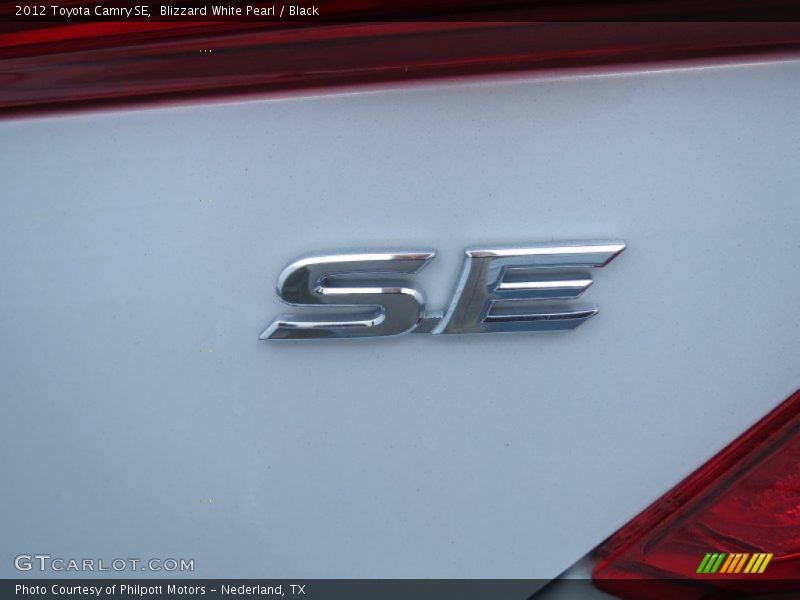 Blizzard White Pearl / Black 2012 Toyota Camry SE