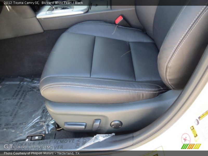 Blizzard White Pearl / Black 2012 Toyota Camry SE