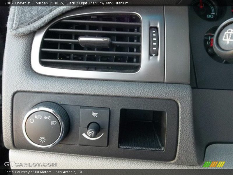 Black / Light Titanium/Dark Titanium 2007 Chevrolet Suburban 1500 LS