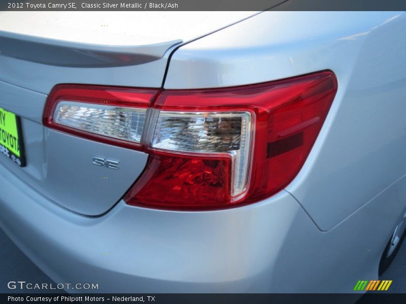 Classic Silver Metallic / Black/Ash 2012 Toyota Camry SE