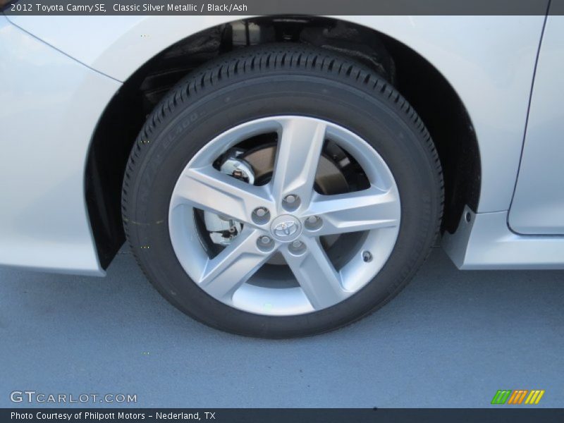 Classic Silver Metallic / Black/Ash 2012 Toyota Camry SE