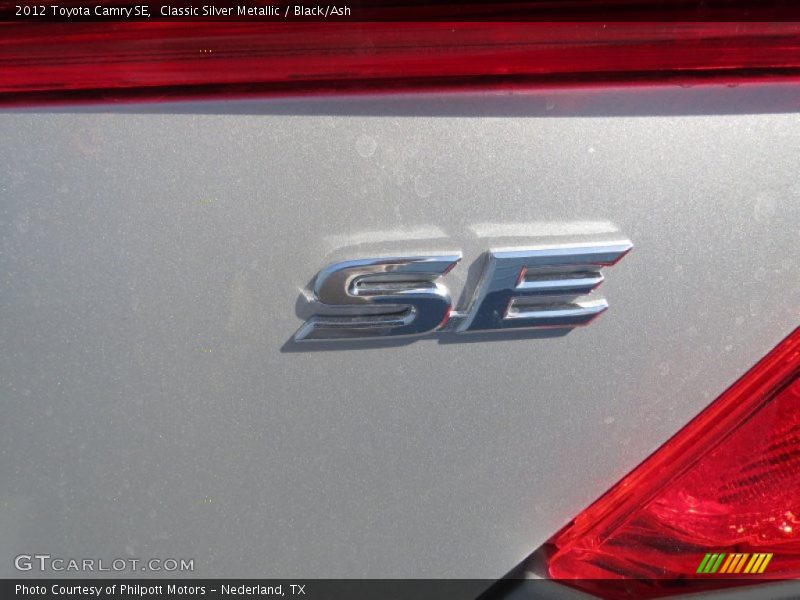 Classic Silver Metallic / Black/Ash 2012 Toyota Camry SE