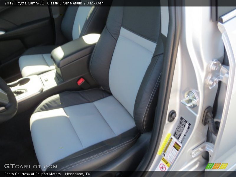 Classic Silver Metallic / Black/Ash 2012 Toyota Camry SE