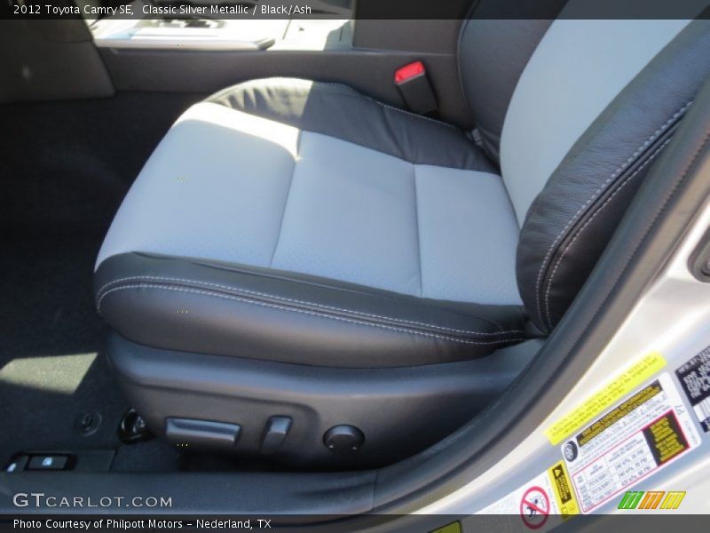 Classic Silver Metallic / Black/Ash 2012 Toyota Camry SE