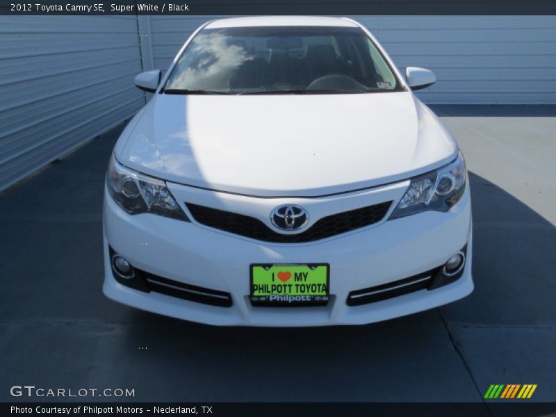 Super White / Black 2012 Toyota Camry SE