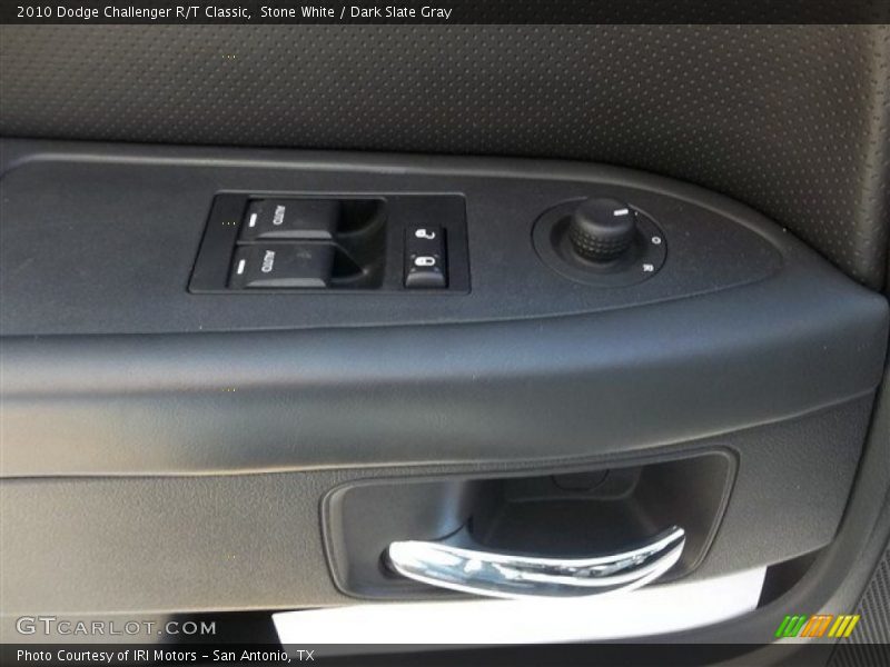 Stone White / Dark Slate Gray 2010 Dodge Challenger R/T Classic