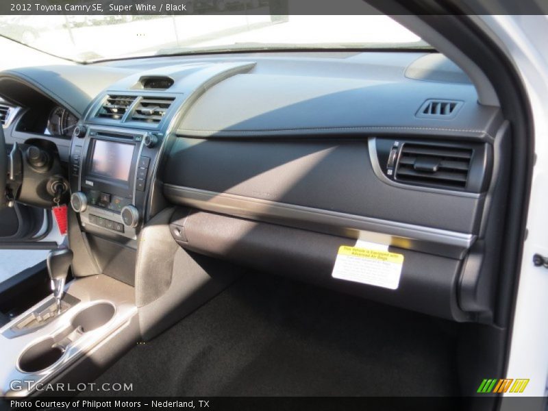 Super White / Black 2012 Toyota Camry SE
