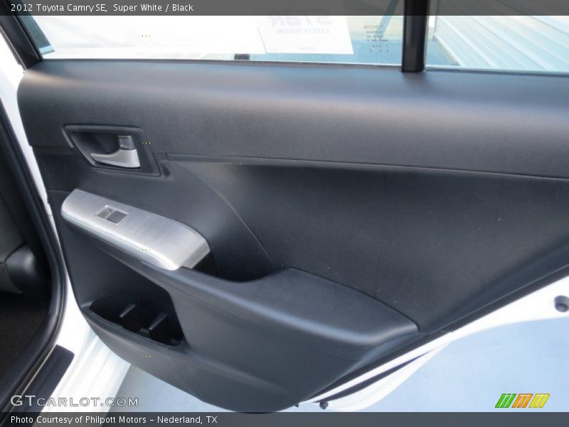 Super White / Black 2012 Toyota Camry SE