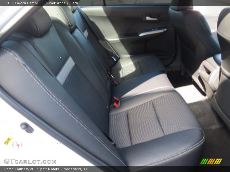 Super White / Black 2012 Toyota Camry SE