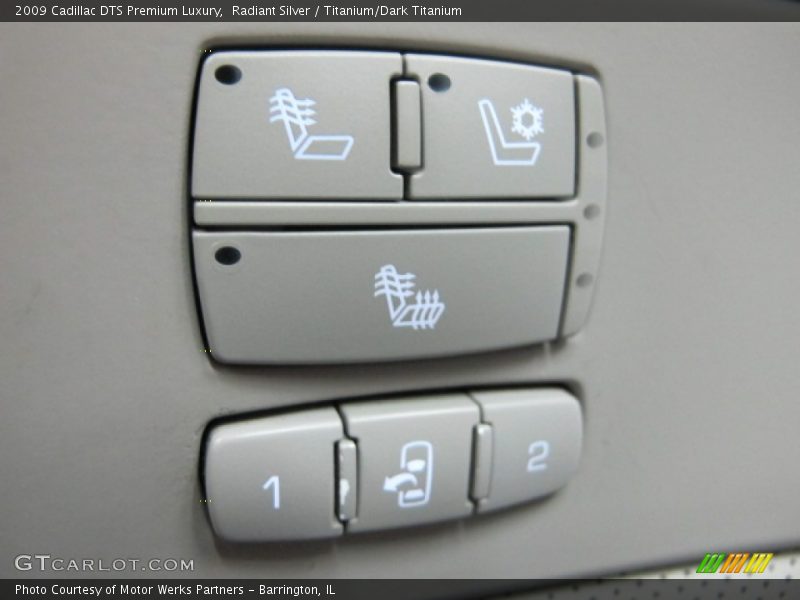 Radiant Silver / Titanium/Dark Titanium 2009 Cadillac DTS Premium Luxury