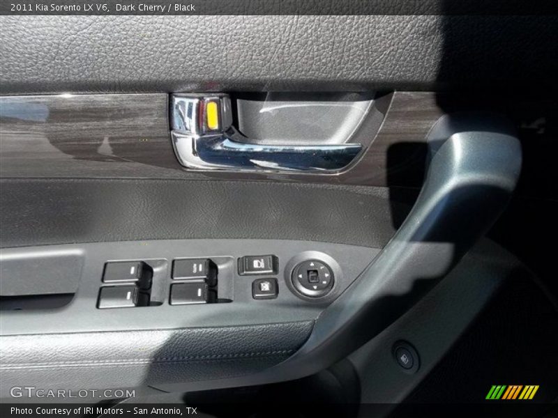 Dark Cherry / Black 2011 Kia Sorento LX V6