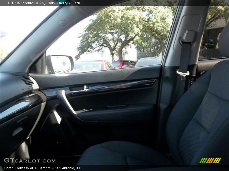 Dark Cherry / Black 2011 Kia Sorento LX V6