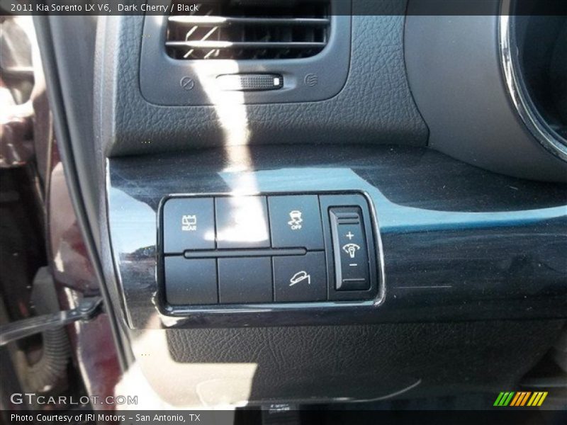 Dark Cherry / Black 2011 Kia Sorento LX V6