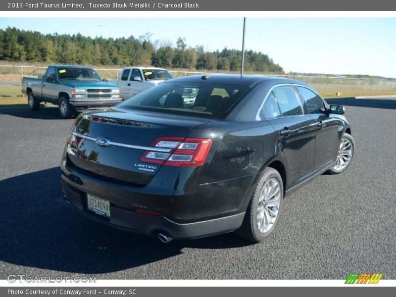 Tuxedo Black Metallic / Charcoal Black 2013 Ford Taurus Limited