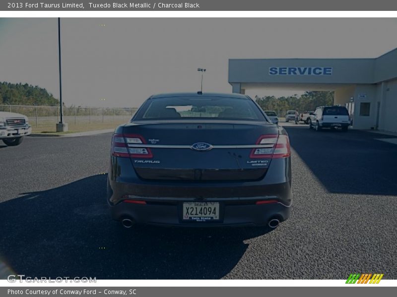 Tuxedo Black Metallic / Charcoal Black 2013 Ford Taurus Limited