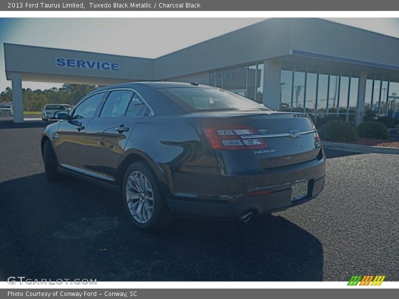 Tuxedo Black Metallic / Charcoal Black 2013 Ford Taurus Limited