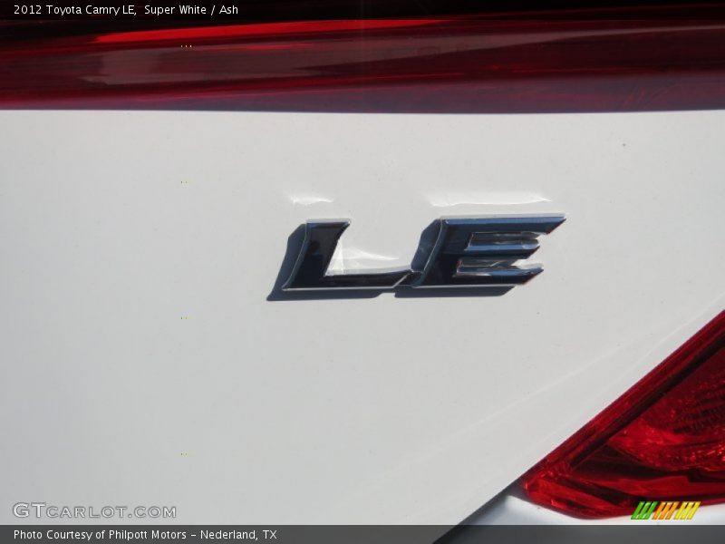 Super White / Ash 2012 Toyota Camry LE