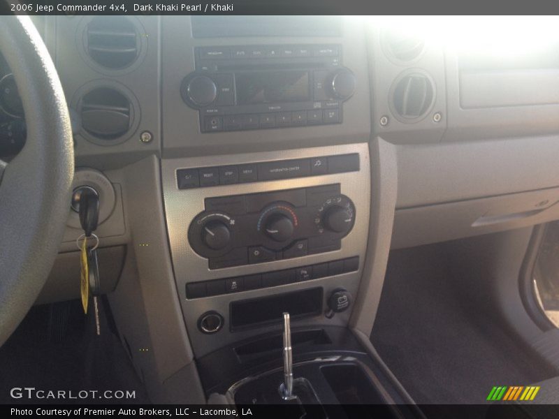 Dark Khaki Pearl / Khaki 2006 Jeep Commander 4x4