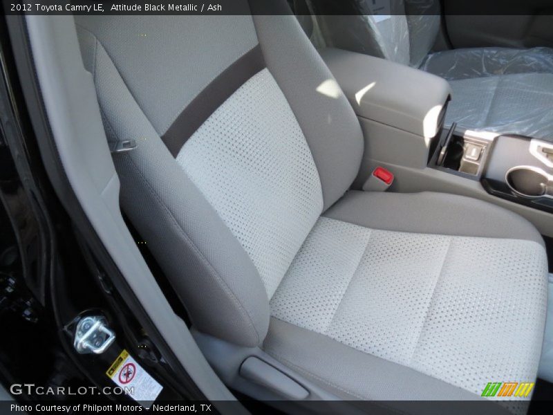 Attitude Black Metallic / Ash 2012 Toyota Camry LE