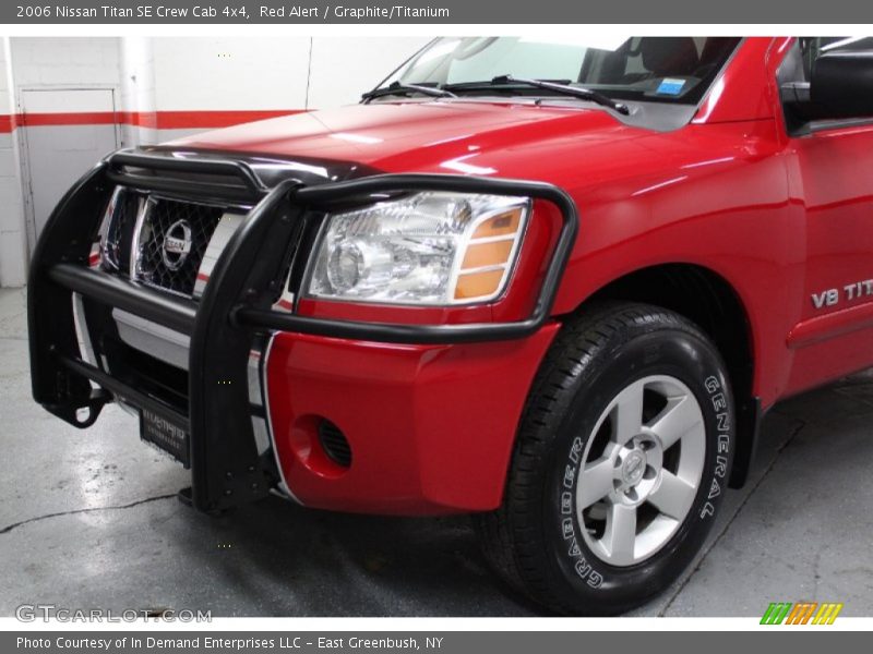 Red Alert / Graphite/Titanium 2006 Nissan Titan SE Crew Cab 4x4