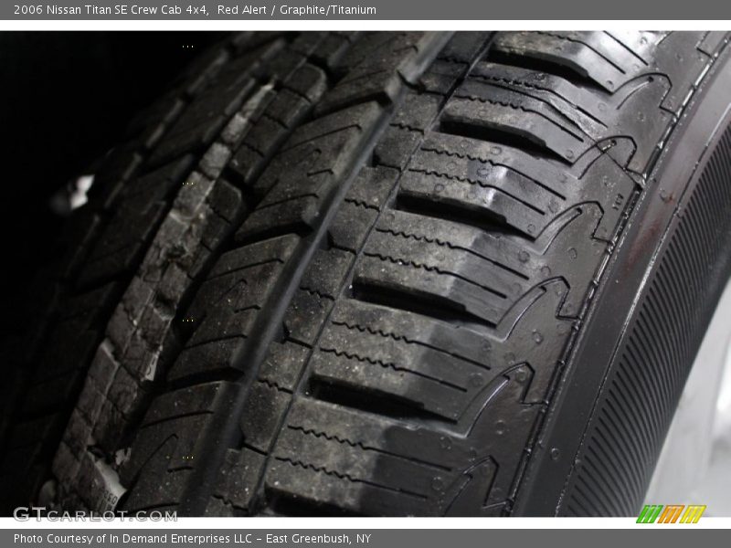 Red Alert / Graphite/Titanium 2006 Nissan Titan SE Crew Cab 4x4