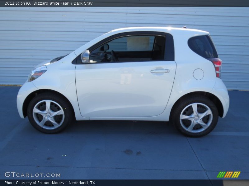 Blizzard White Pearl / Dark Gray 2012 Scion iQ