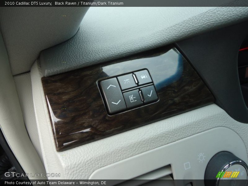 Black Raven / Titanium/Dark Titanium 2010 Cadillac DTS Luxury