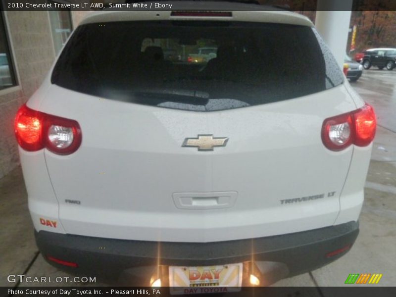 Summit White / Ebony 2010 Chevrolet Traverse LT AWD