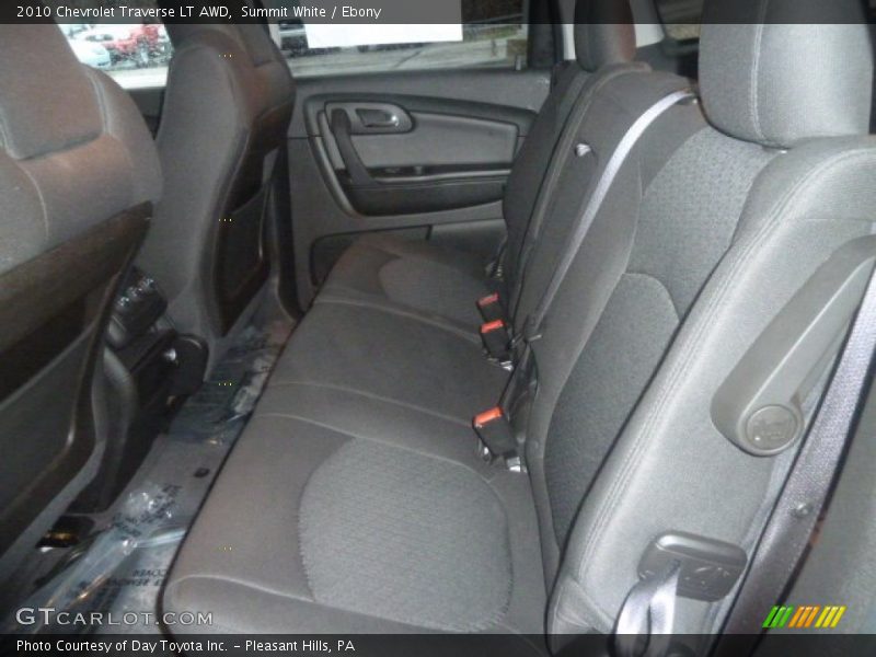 Summit White / Ebony 2010 Chevrolet Traverse LT AWD