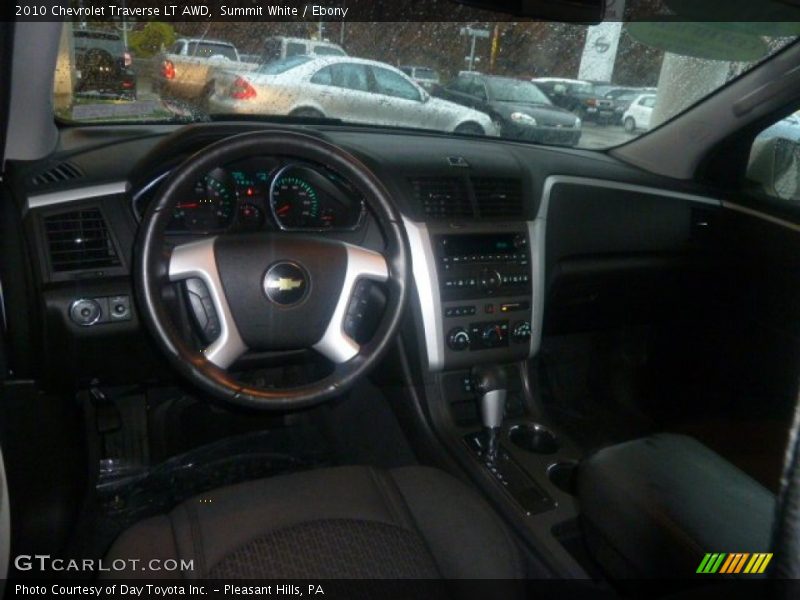 Summit White / Ebony 2010 Chevrolet Traverse LT AWD