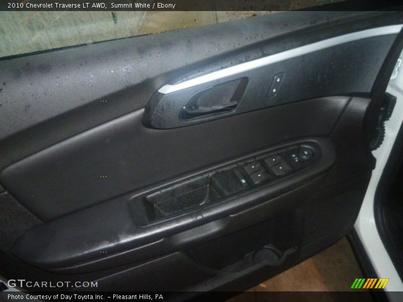 Summit White / Ebony 2010 Chevrolet Traverse LT AWD