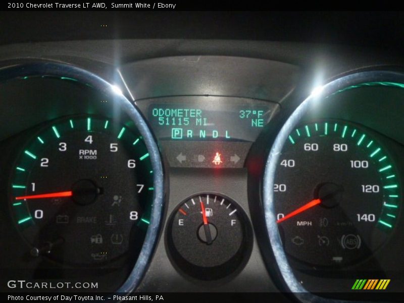 Summit White / Ebony 2010 Chevrolet Traverse LT AWD