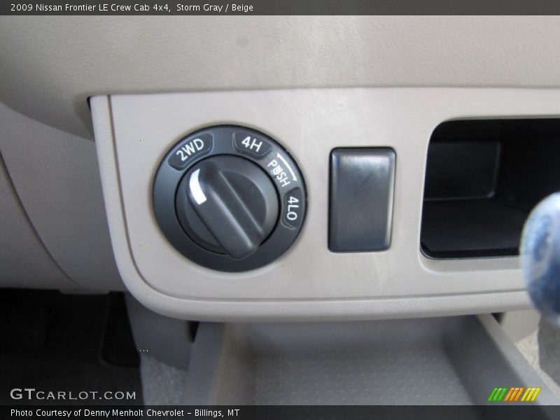 Storm Gray / Beige 2009 Nissan Frontier LE Crew Cab 4x4
