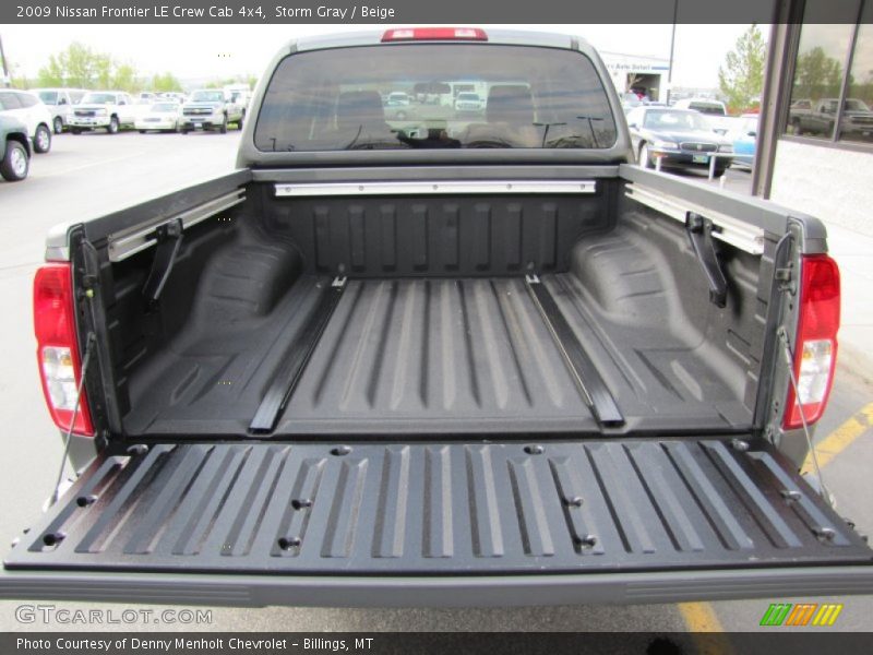 Storm Gray / Beige 2009 Nissan Frontier LE Crew Cab 4x4