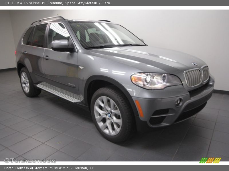 Front 3/4 View of 2013 X5 xDrive 35i Premium