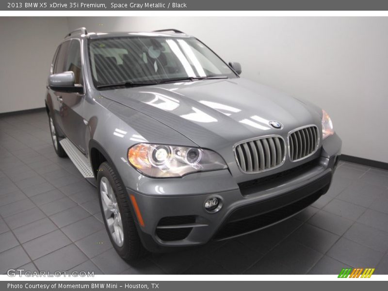Front 3/4 View of 2013 X5 xDrive 35i Premium