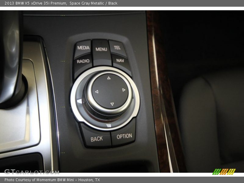 Controls of 2013 X5 xDrive 35i Premium