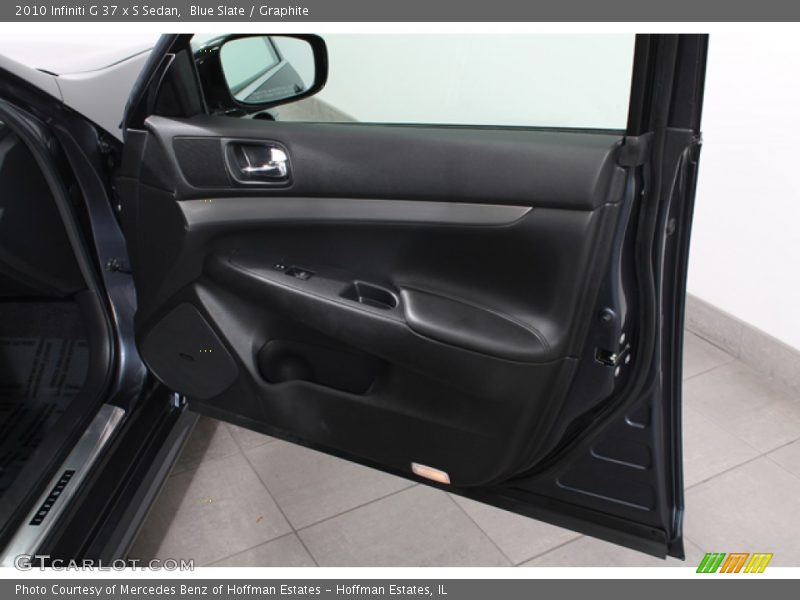 Door Panel of 2010 G 37 x S Sedan