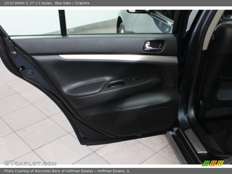Door Panel of 2010 G 37 x S Sedan