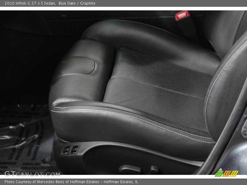 Front Seat of 2010 G 37 x S Sedan