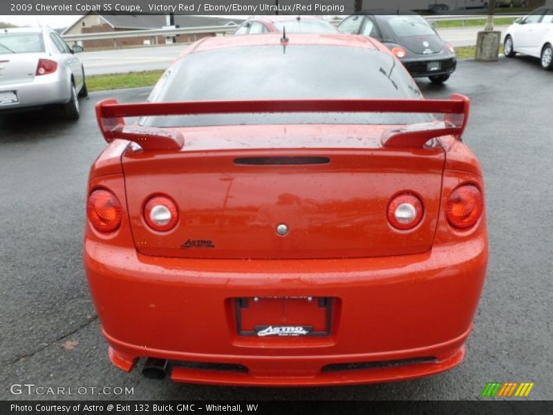 Victory Red / Ebony/Ebony UltraLux/Red Pipping 2009 Chevrolet Cobalt SS Coupe