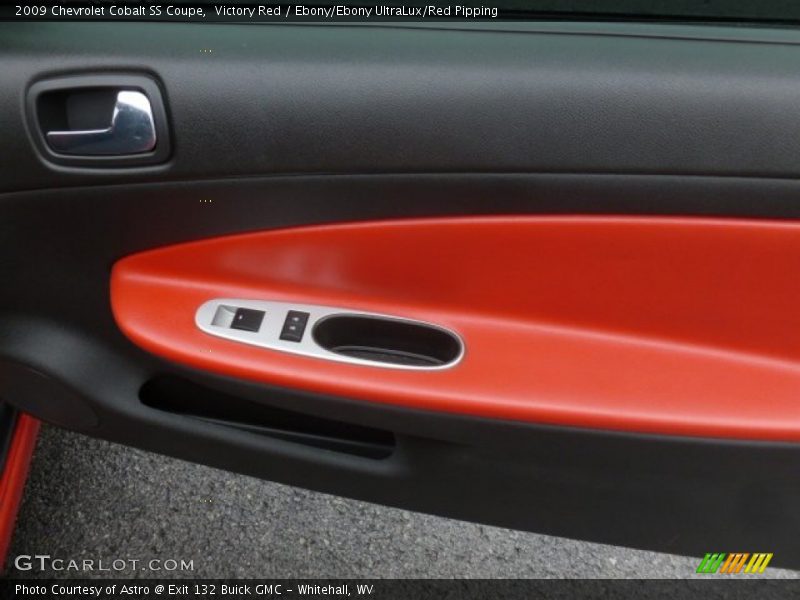 Door Panel of 2009 Cobalt SS Coupe