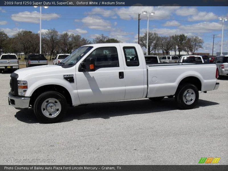 Oxford White / Medium Stone 2009 Ford F250 Super Duty XL SuperCab