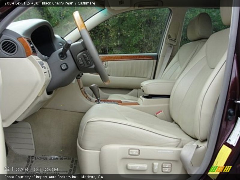 Front Seat of 2004 LS 430
