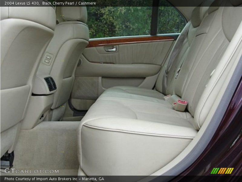 Rear Seat of 2004 LS 430