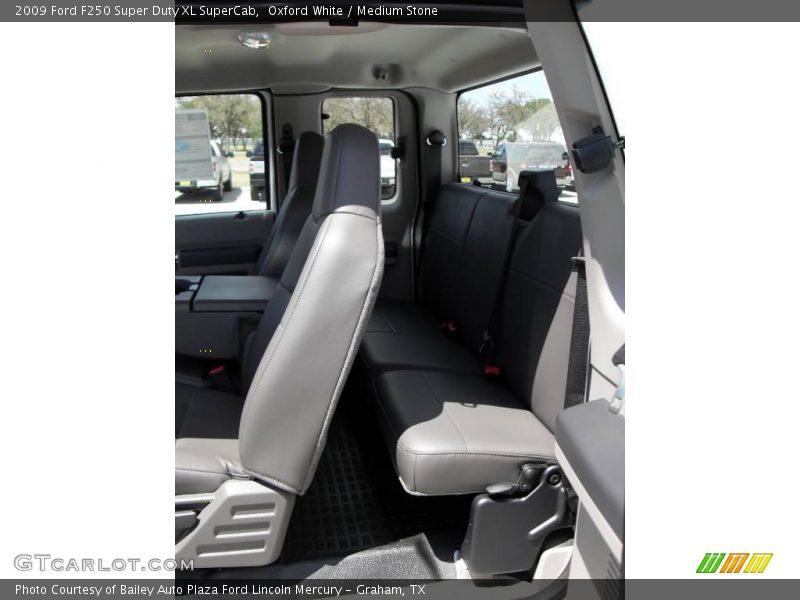 Oxford White / Medium Stone 2009 Ford F250 Super Duty XL SuperCab