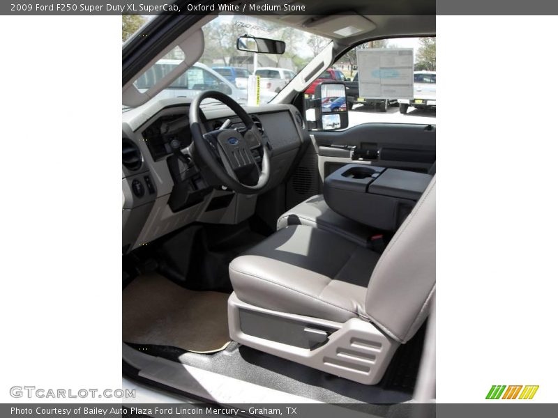 Oxford White / Medium Stone 2009 Ford F250 Super Duty XL SuperCab