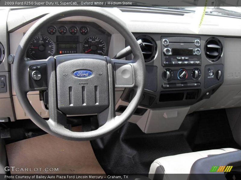 Oxford White / Medium Stone 2009 Ford F250 Super Duty XL SuperCab