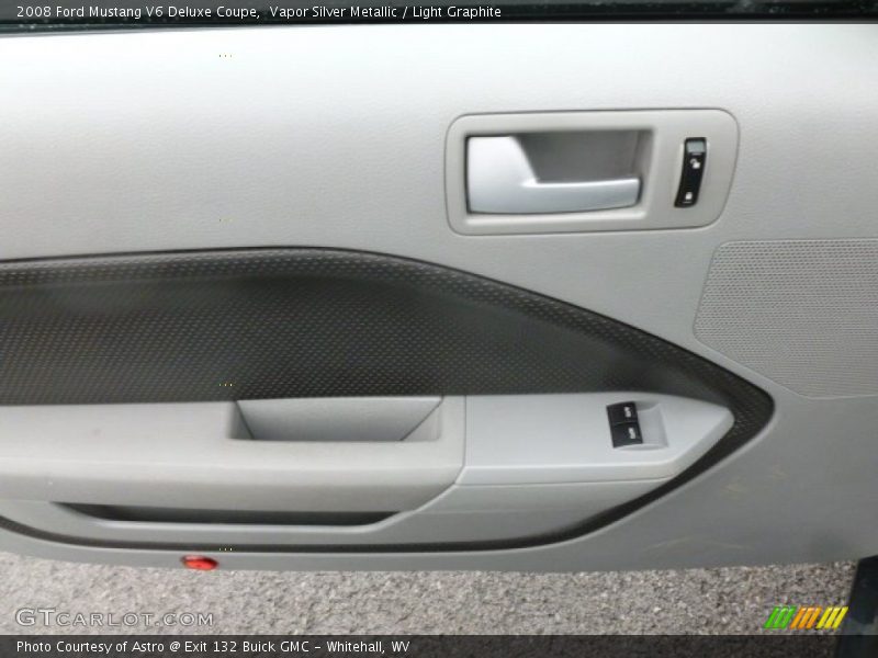 Vapor Silver Metallic / Light Graphite 2008 Ford Mustang V6 Deluxe Coupe